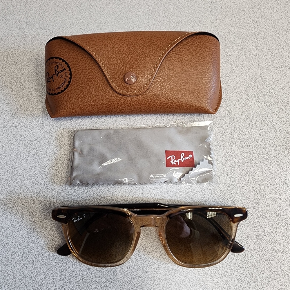 RB2298 Hawkeye polarized sunglasses